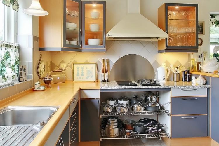 Неотъемлемый атрибут каждой кухни – практичный и стильный кухонный уголок