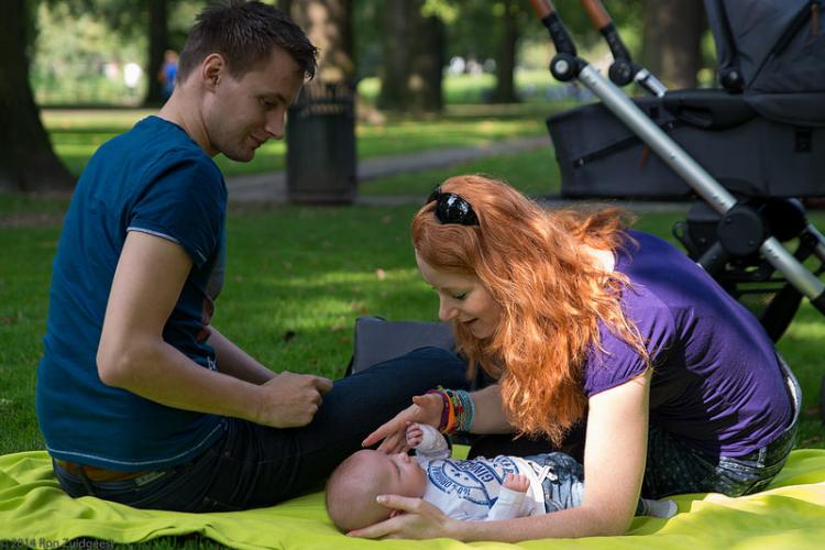 Прогулки с малышом: что должны знать сознательные родители